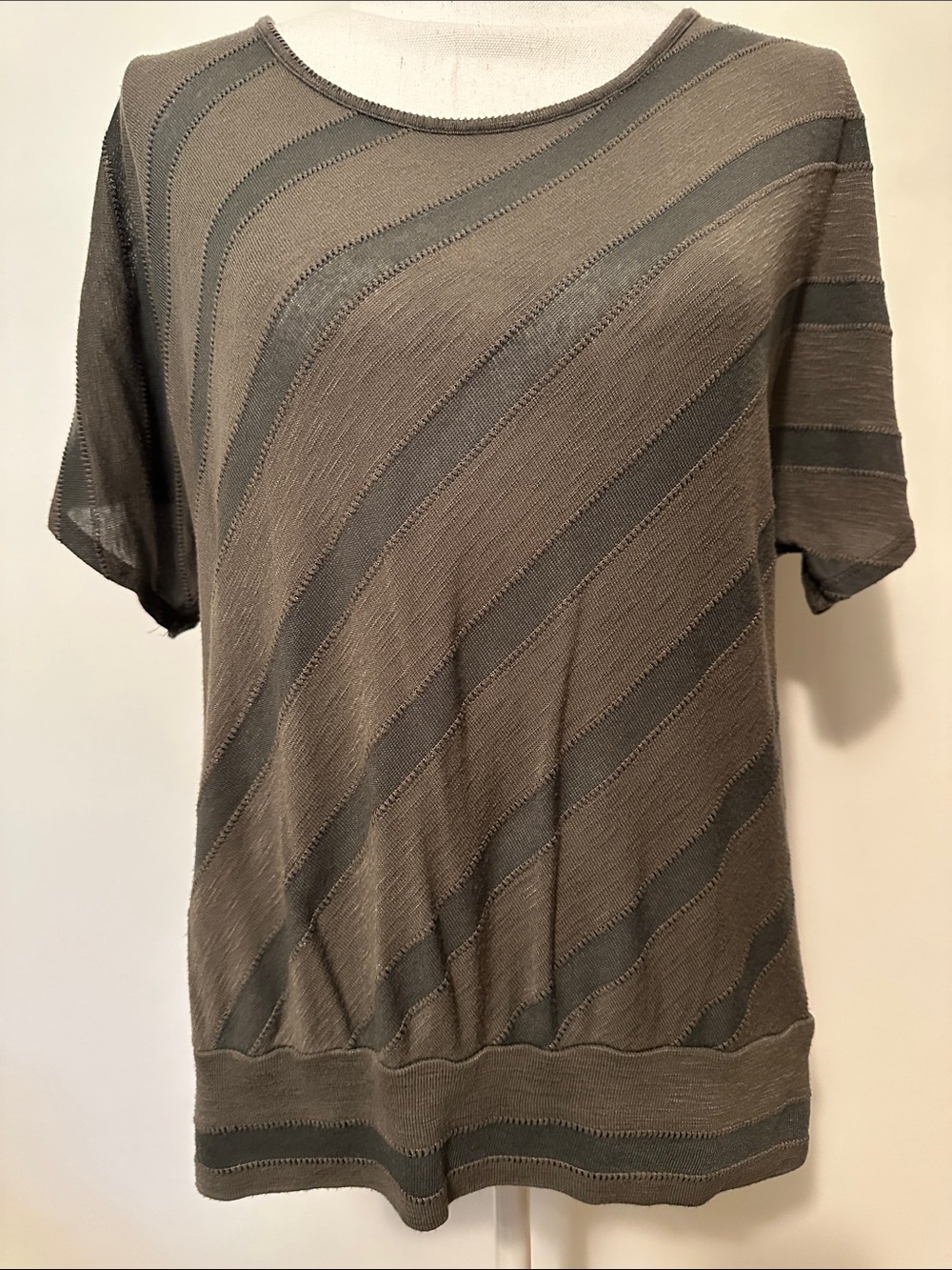AB Studio Olive Diagonal Stripe Short-Sleeve TopXL fits more like L